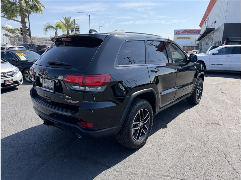 Used 2018 Jeep Grand Cherokee Trailhawk w/ Trailhawk Luxury Group image 6