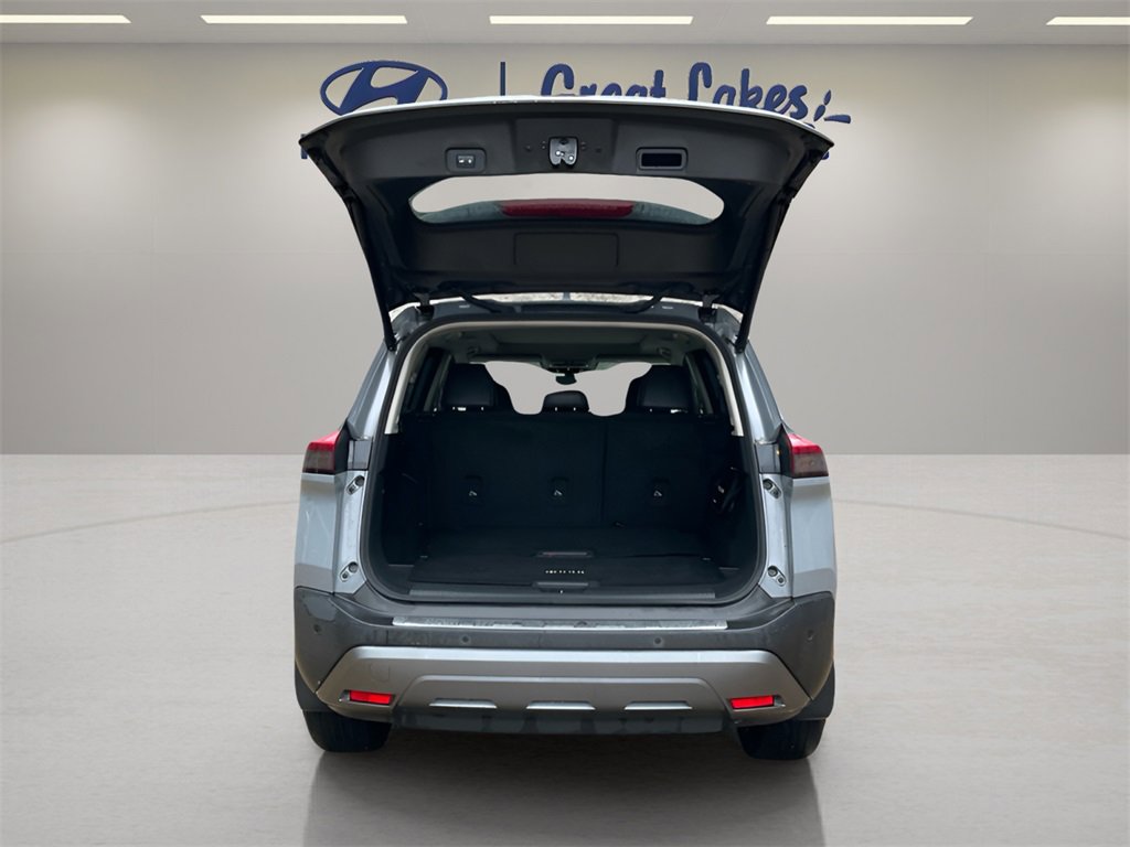 Used 2022 Nissan Rogue SL w/ SL Premium Package image 11