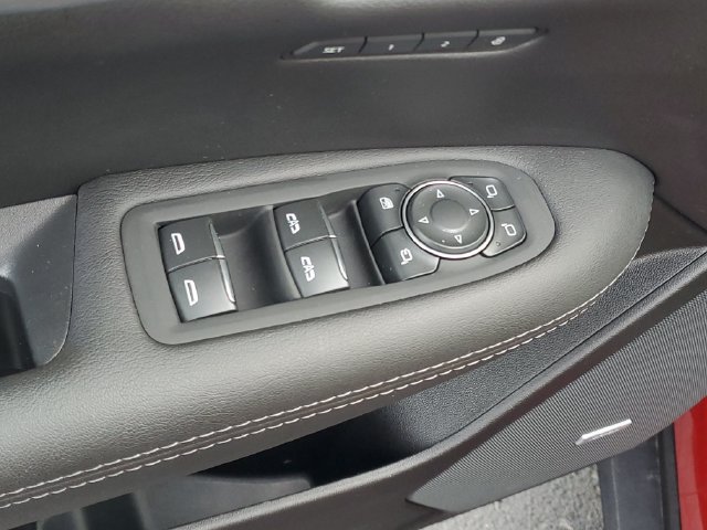 Used 2025 Cadillac XT5 Premium Luxury w/ LPO, Floor Liner Package AWD/4WD image 12