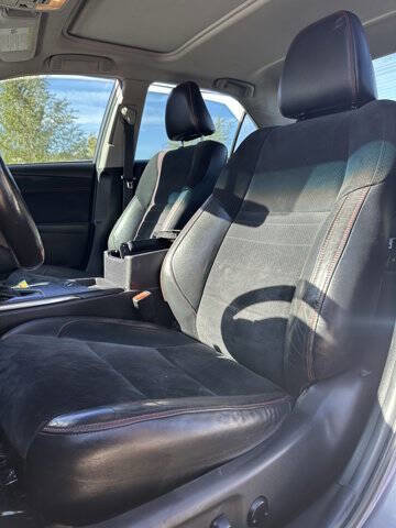 Used 2015 Toyota Camry XSE image 12