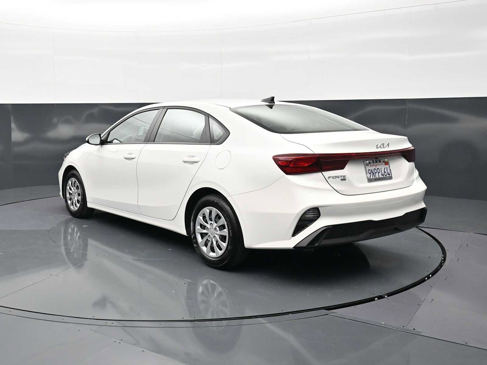 Used 2024 Kia Forte LX FWD image 7