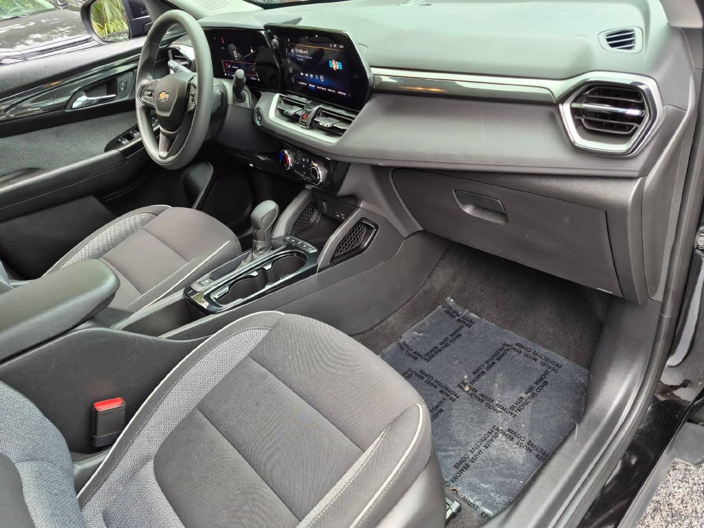 Used 2025 Chevrolet TrailBlazer LT AWD/4WD image 26