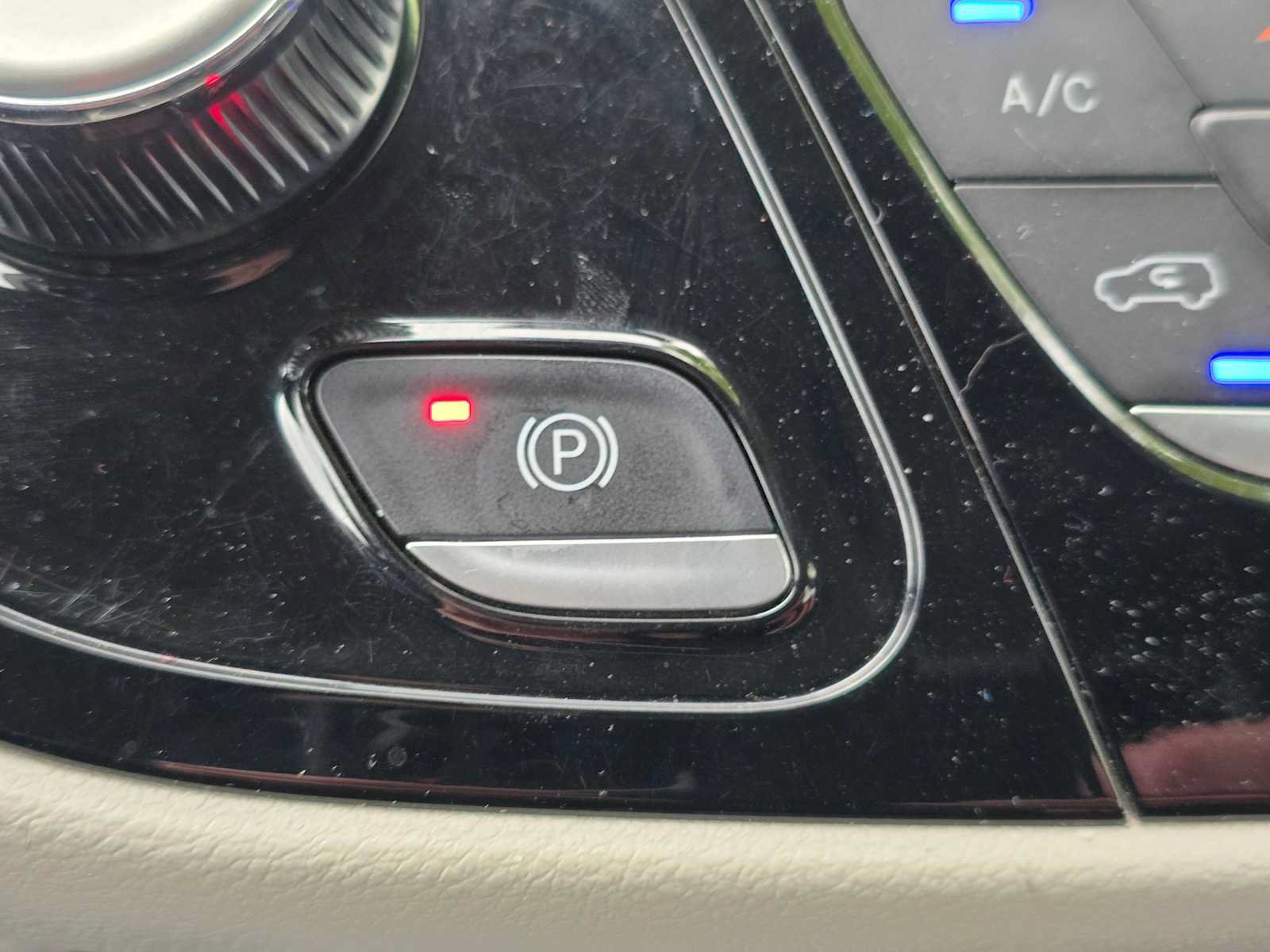Used 2024 Chrysler Pacifica Touring-L FWD image 32
