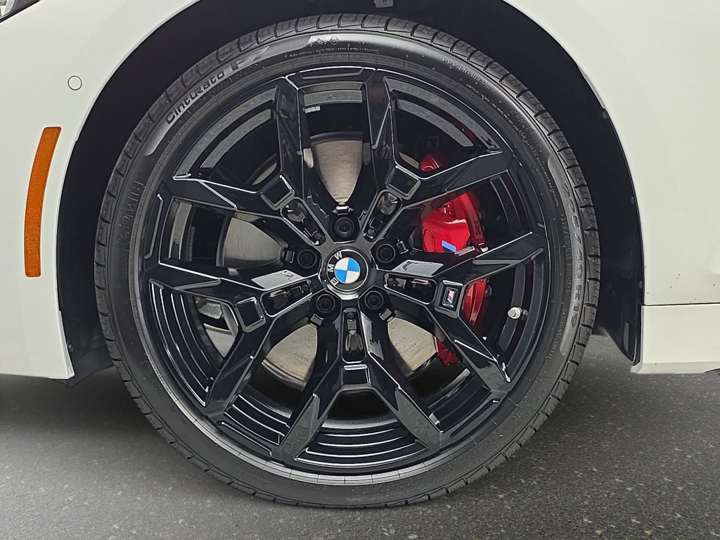 New 2026 BMW 330i xDrive Sedan w/ M Sport Package AWD/4WD image 32