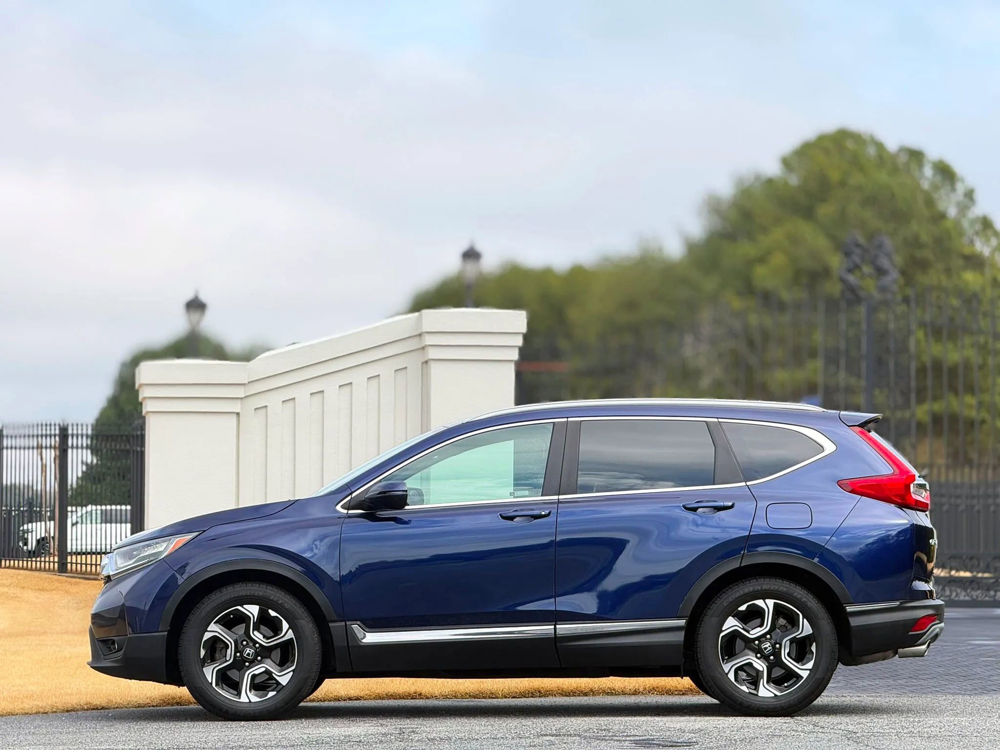 Used 2018 Honda CR-V Touring image 7