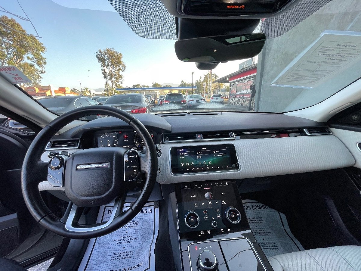 Used 2019 Land Rover Range Rover Velar S image 9