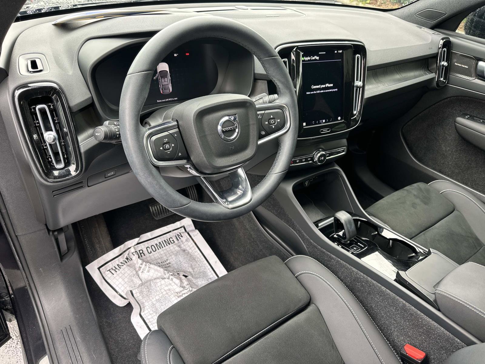 Certified 2023 Volvo C40 P8 Recharge Ultimate image 9