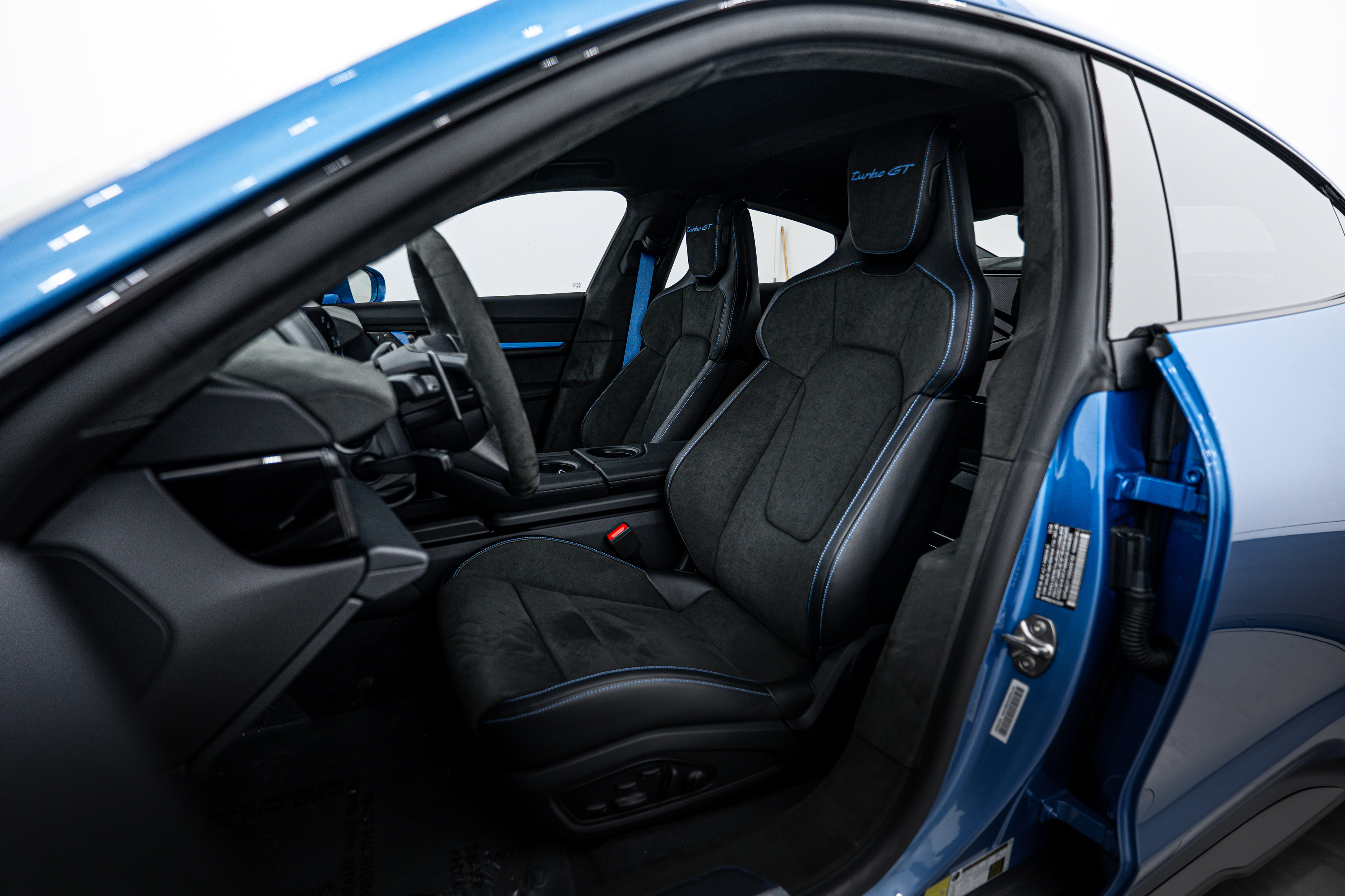 New 2025 Porsche Taycan Turbo GT image 5