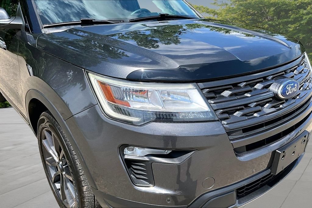 Used 2018 Ford Explorer XLT w/ XLT Appearance Package AWD/4WD image 29