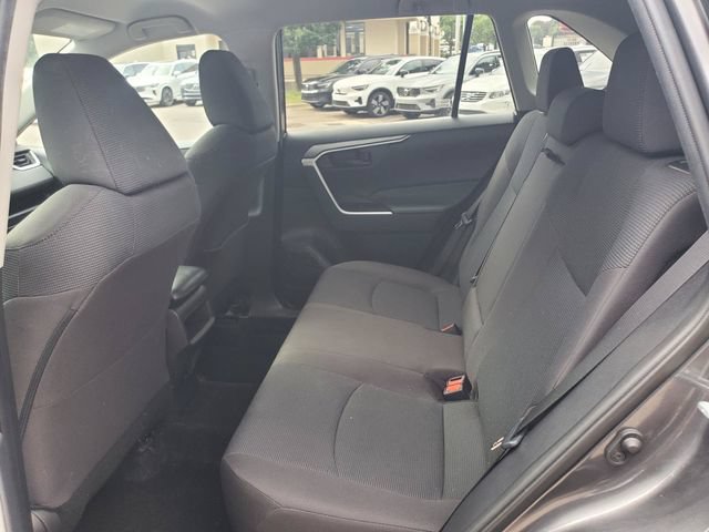 Used 2021 Toyota RAV4 LE AWD/4WD image 19