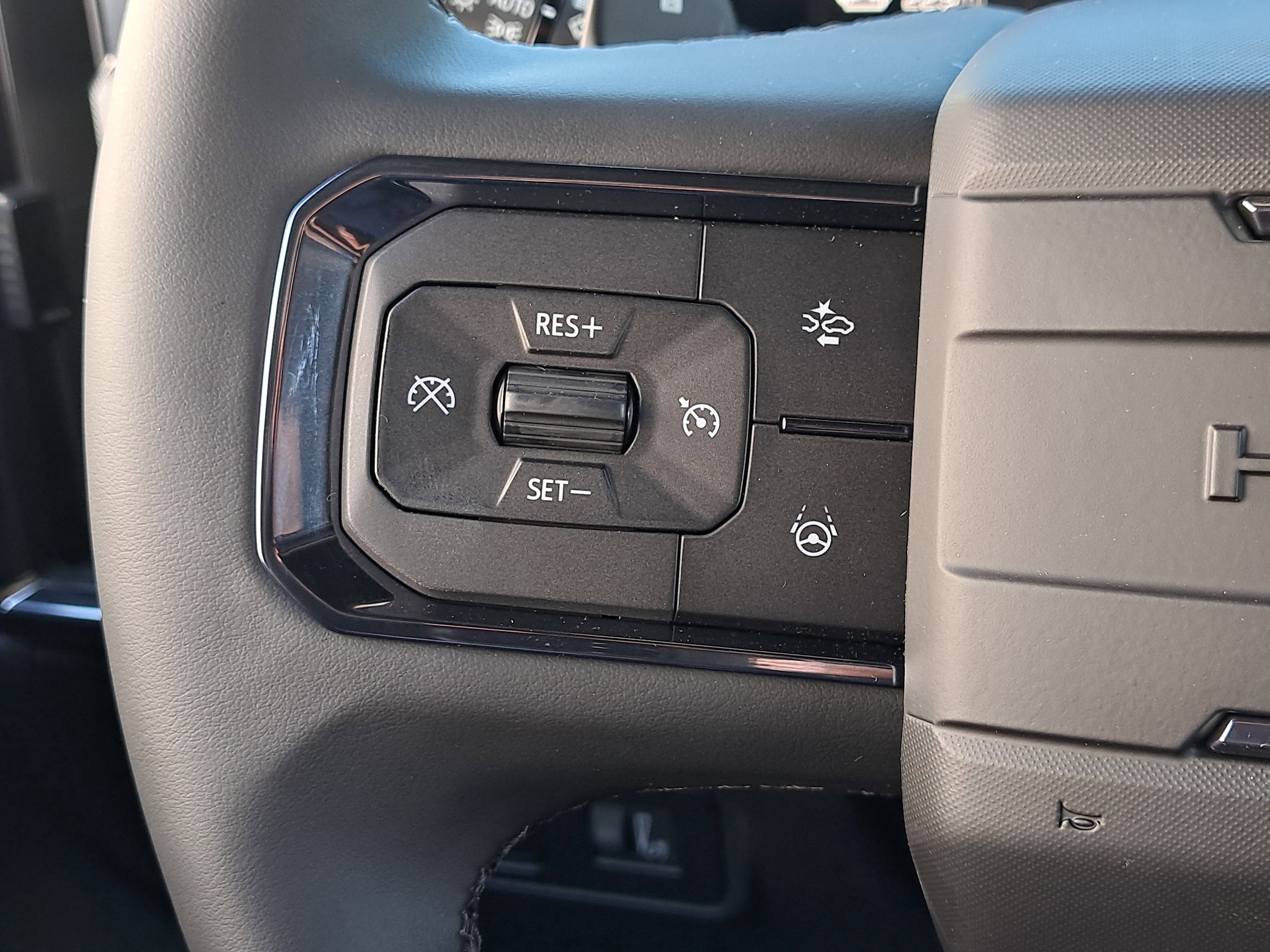 New 2026 GMC Hummer EV SUV image 24