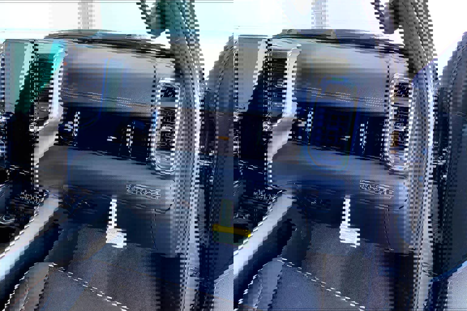 Used 2025 RAM 1500 Laramie w/ Night Edition image 18