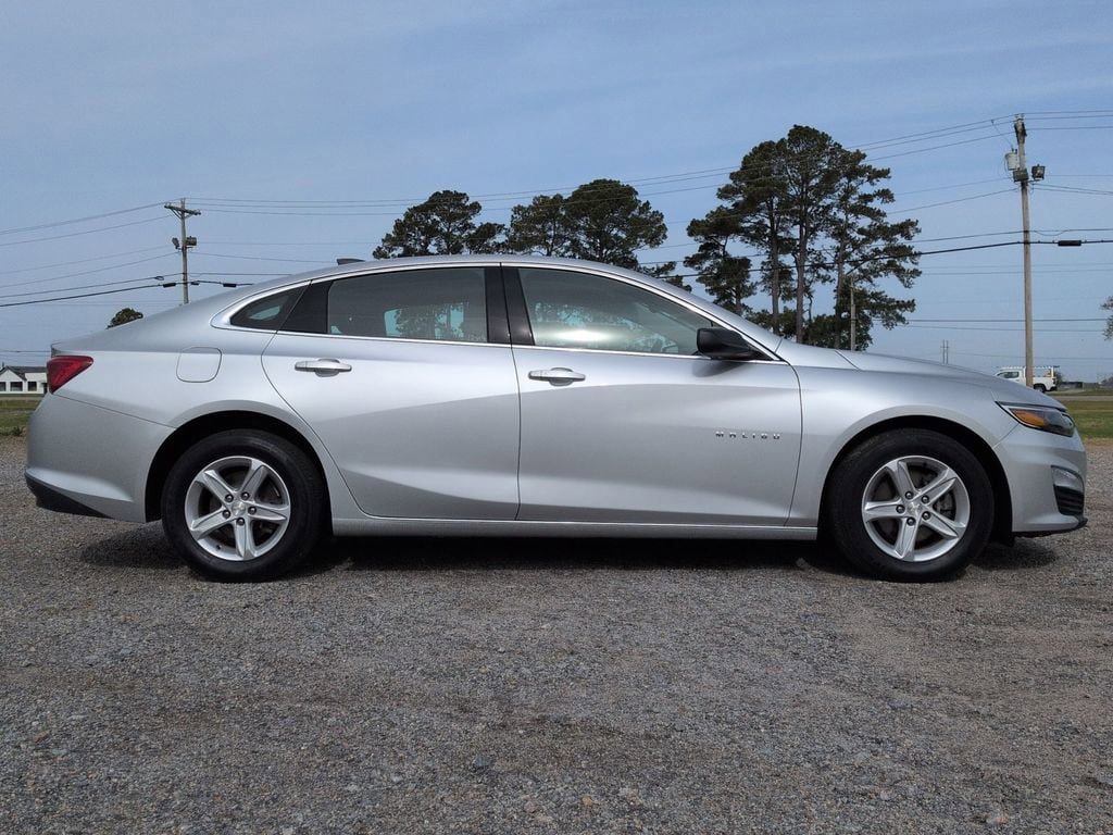 Used 2020 Chevrolet Malibu LS image 3