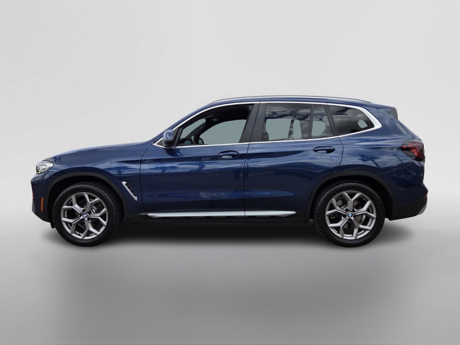 Used 2022 BMW X3 xDrive30i w/ Convenience Package w/ZPA AWD/4WD image 2
