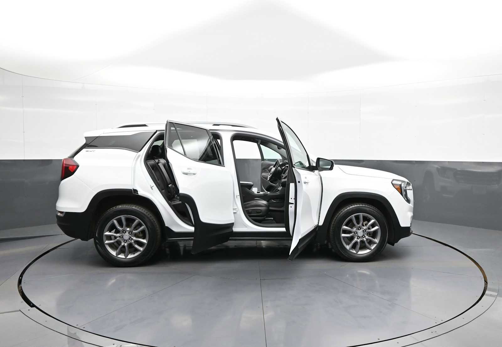 Used 2022 GMC Terrain SLT w/ Infotainment Package II AWD/4WD image 41