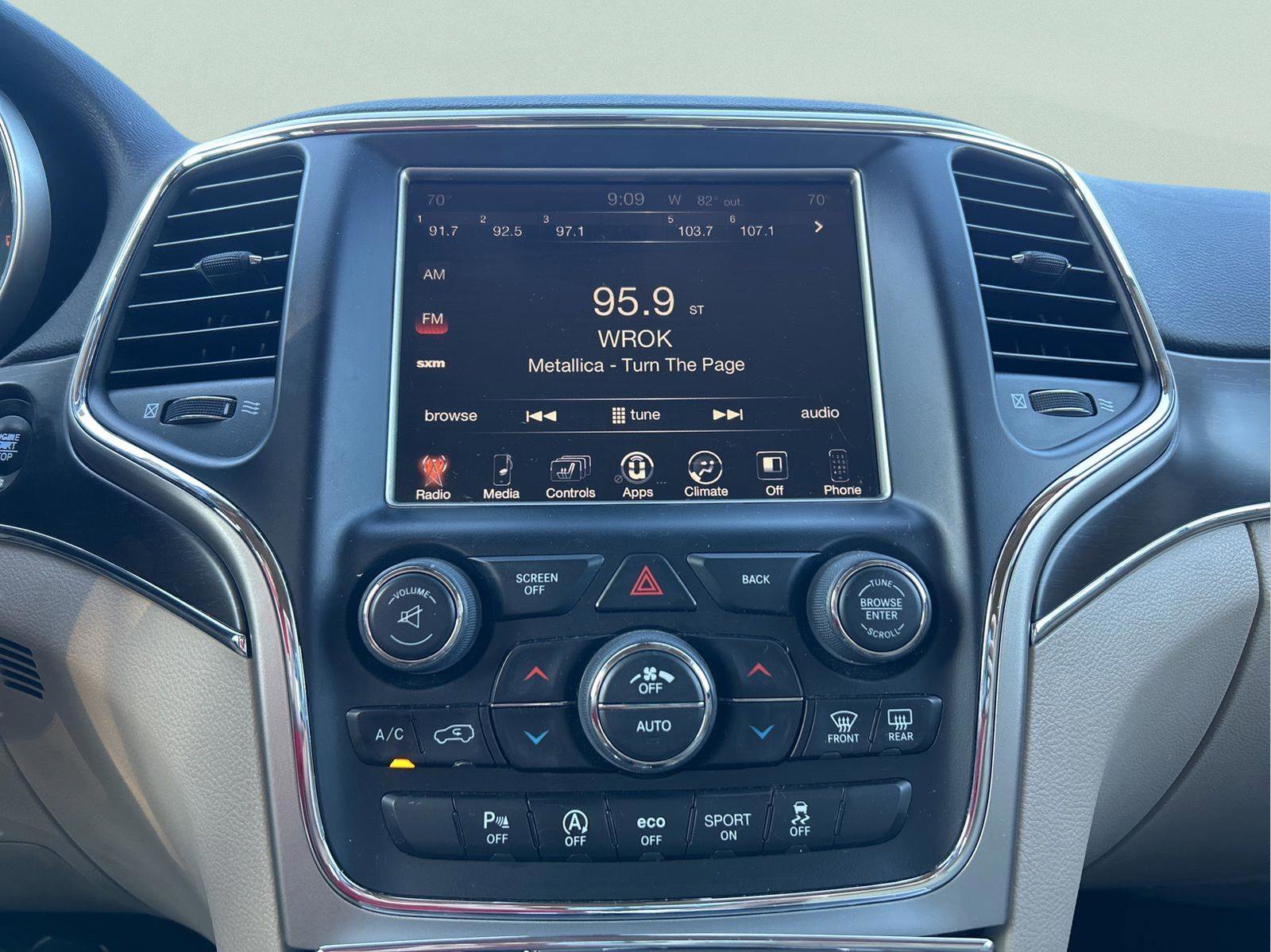 Certified 2017 Jeep Grand Cherokee Limited image 18