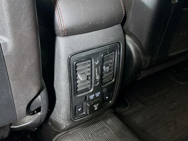 Used 2021 Jeep Grand Cherokee Trailhawk w/ Trailhawk Luxury Group AWD/4WD image 30