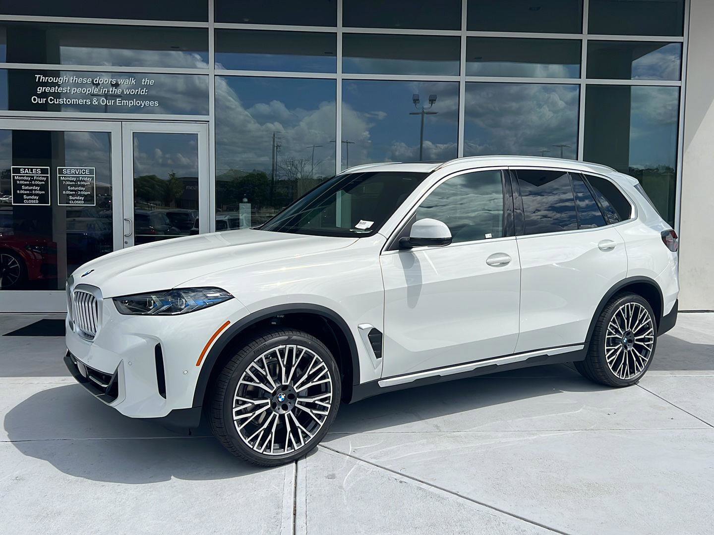 New 2026 BMW X5 sDrive40i w/ Climate Comfort Package image 1