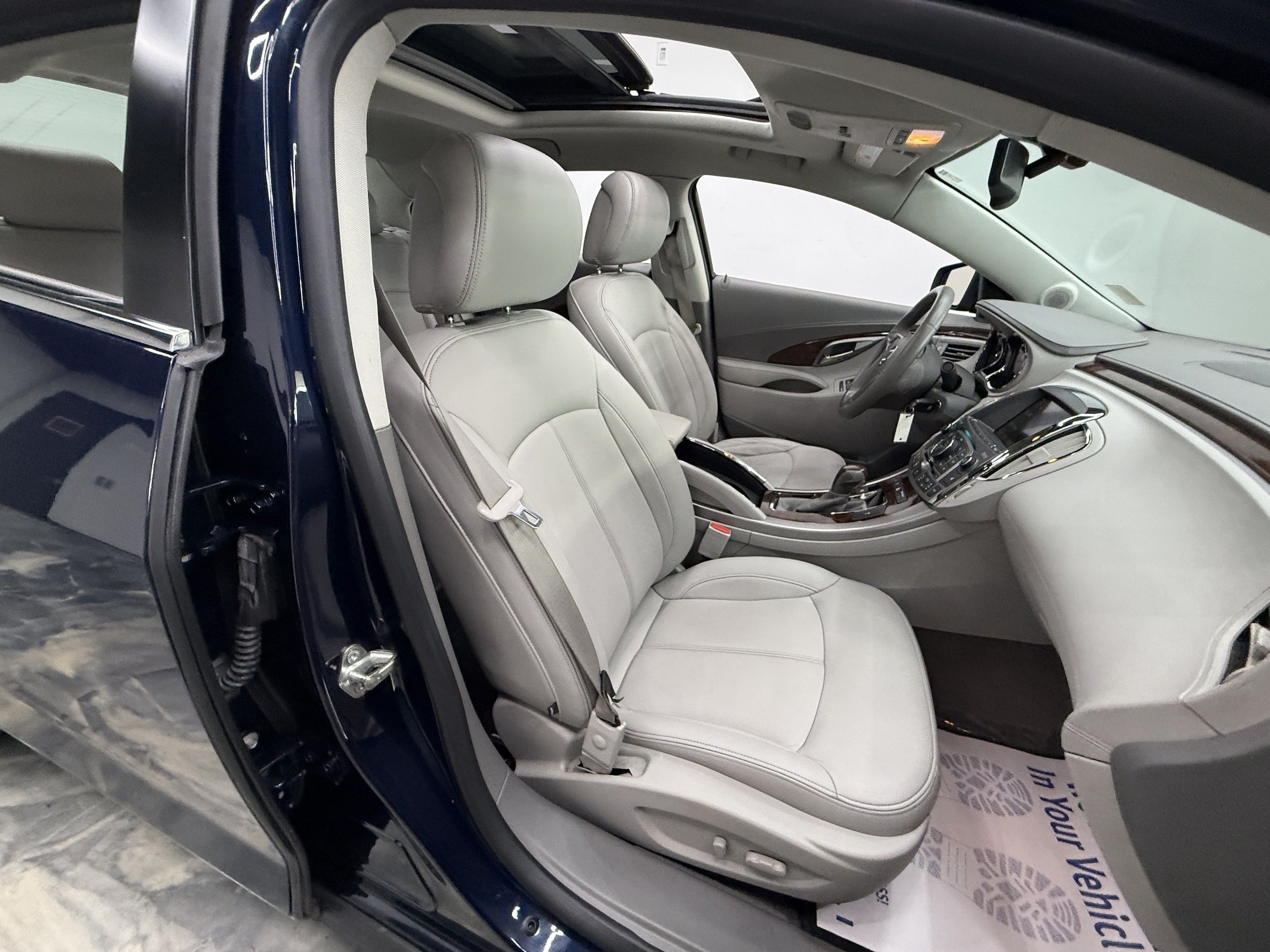 Used 2010 Buick LaCrosse CXL FWD image 20