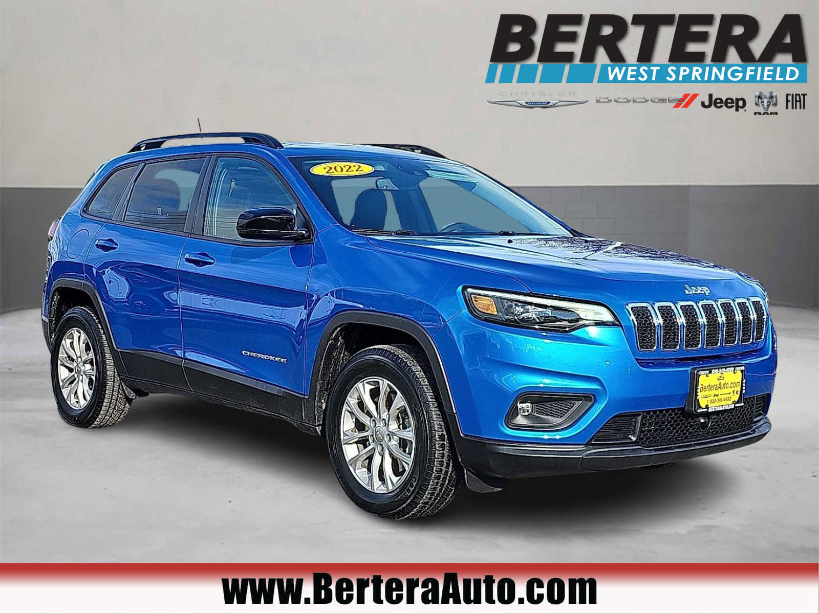 Used 2022 Jeep Cherokee Latitude Lux w/ Sun & Sound Group AWD/4WD image 1