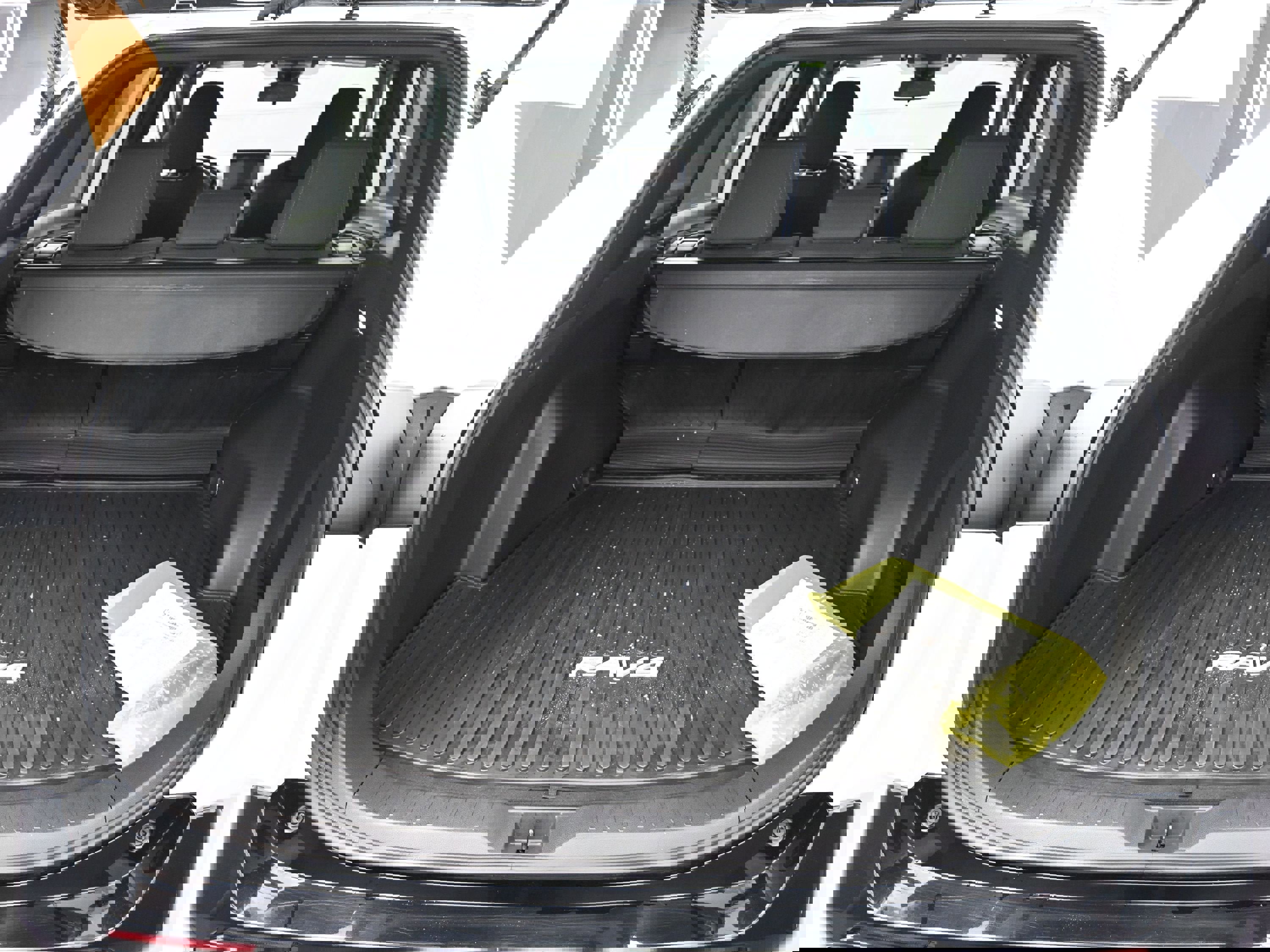 Used 2023 Toyota RAV4 SE image 26