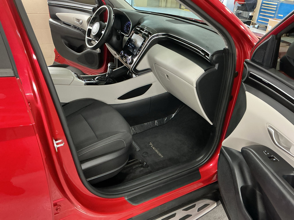 Certified 2022 Hyundai Tucson SEL w/ Cargo Package FWD image 16