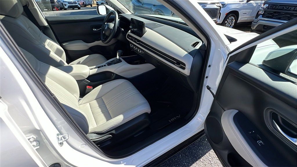 Used 2023 Honda HR-V EX-L image 17