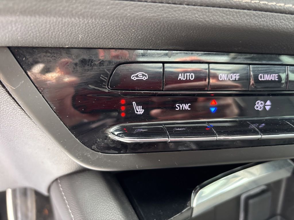 Certified 2023 Buick Envision Essence w/ Sport Touring Package AWD/4WD image 33