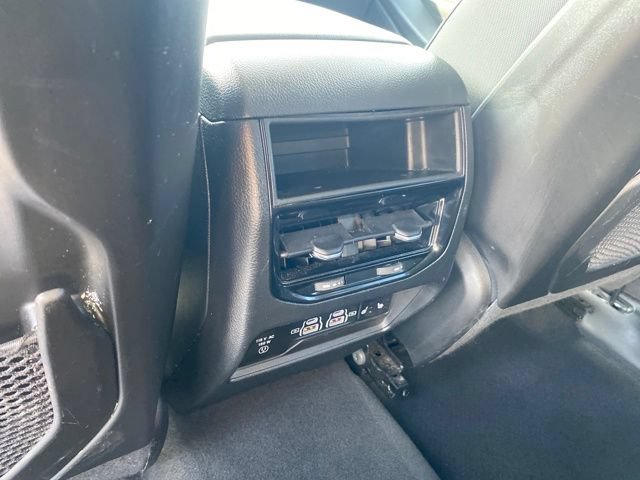 Used 2023 Jeep Grand Cherokee Limited AWD/4WD image 17