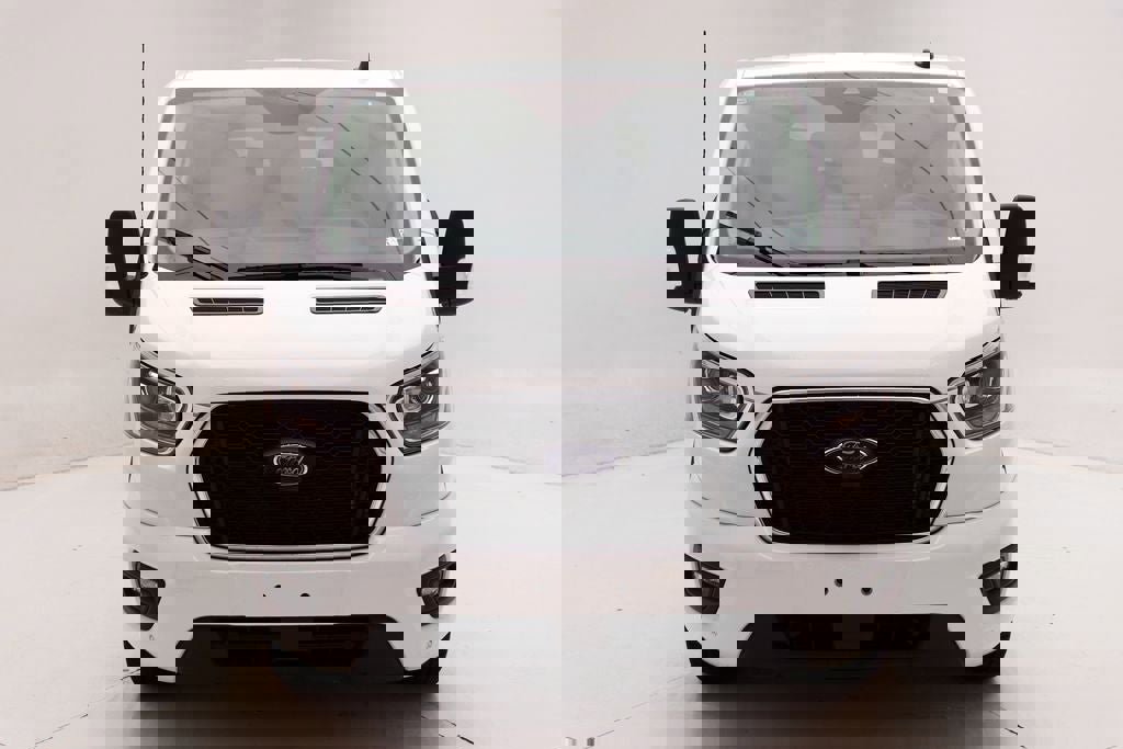 Used 2023 Ford Transit 350 XLT image 4