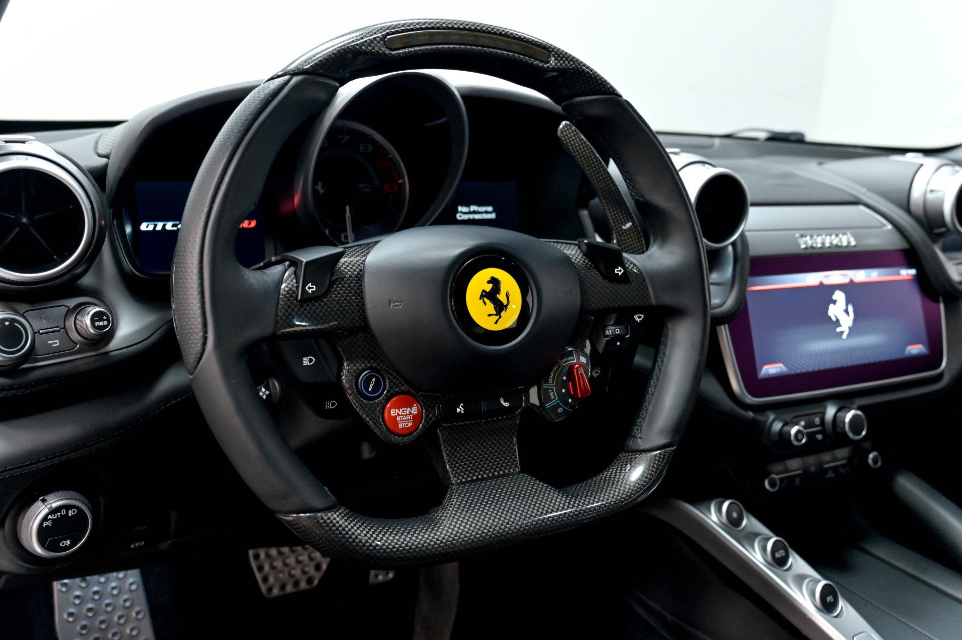 Used 2017 Ferrari GTC4Lusso AWD/4WD image 90