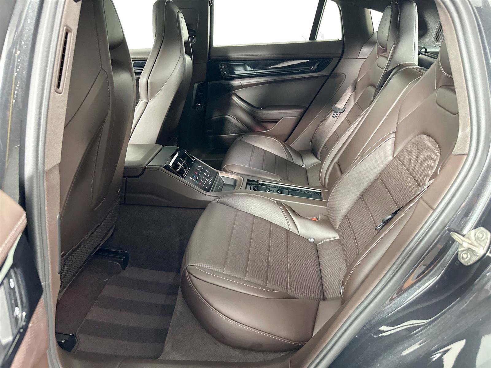 Certified 2025 Porsche Panamera 4 AWD/4WD image 27