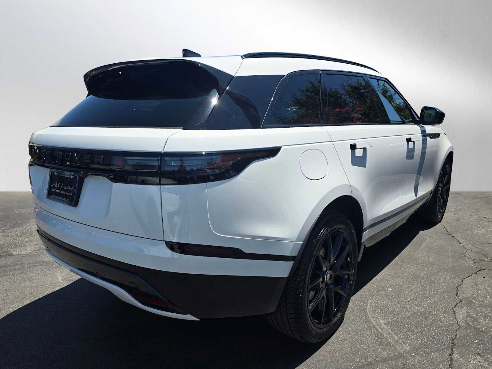 Certified 2026 Land Rover Range Rover Velar Dynamic SE image 7