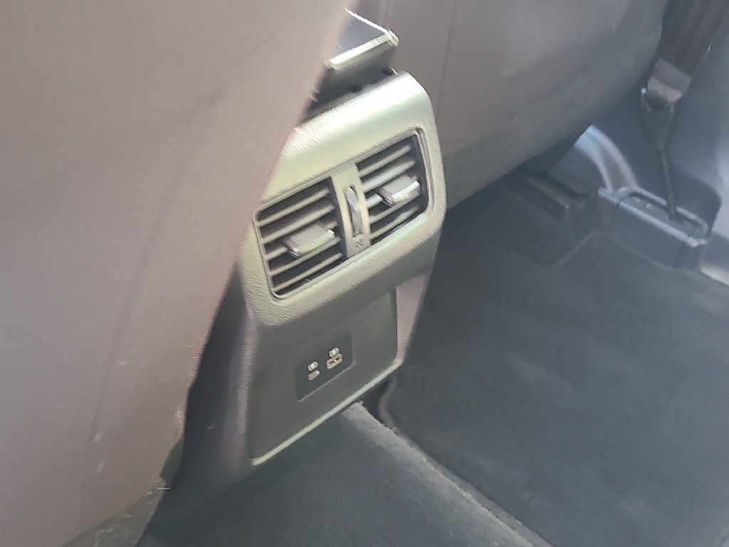 Used 2023 Nissan Rogue SV FWD image 14
