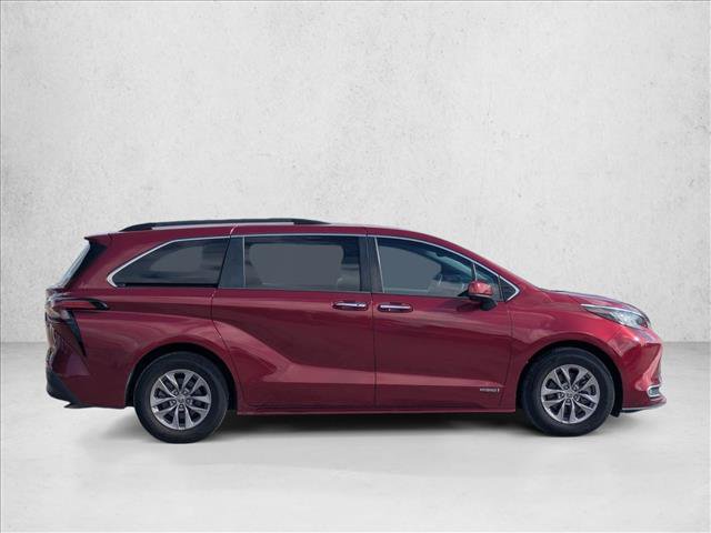Used 2021 Toyota Sienna XLE FWD image 4