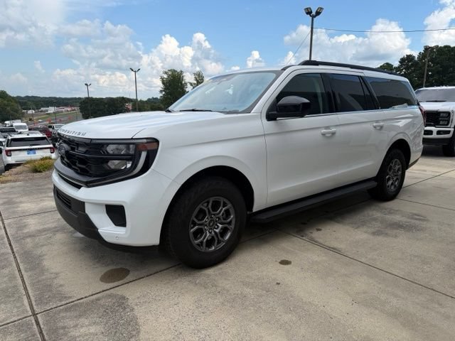 Used 2025 Ford Expedition Max Active RWD image 3