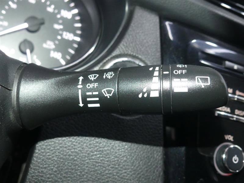 Used 2018 Nissan Rogue Sport SV w/ SV All-Weather Package image 34