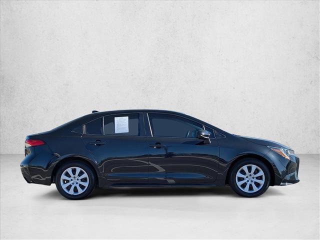 Used 2022 Toyota Corolla LE image 4