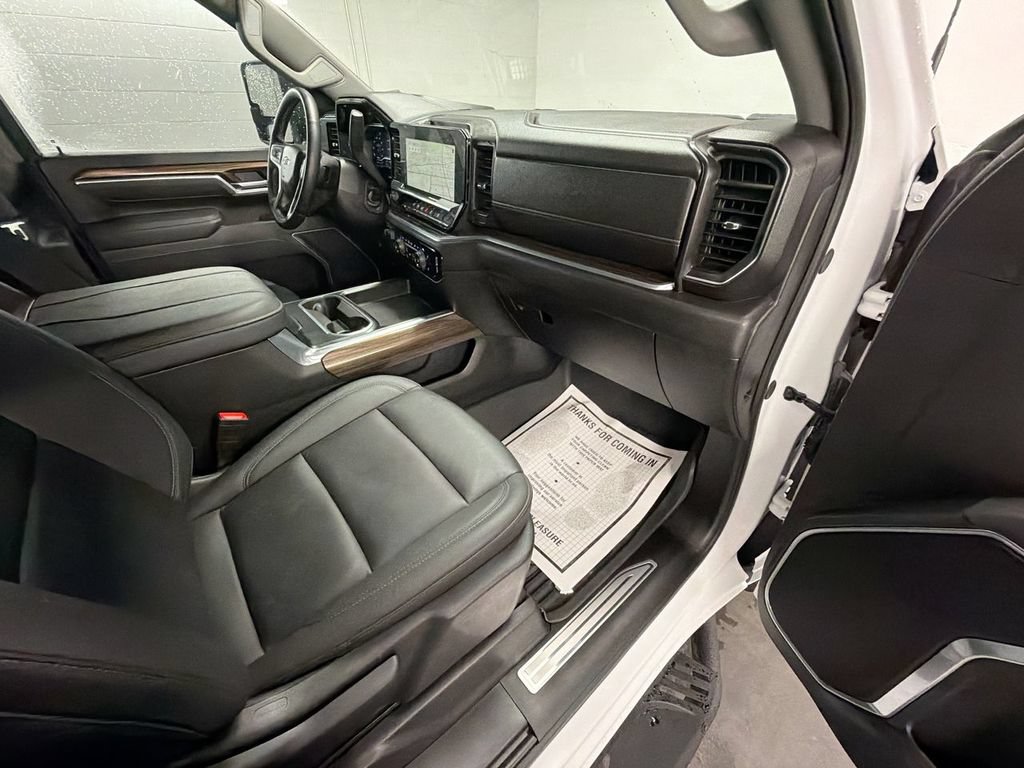 Used 2025 Chevrolet Silverado 2500 LT w/ Trail Boss Package AWD/4WD image 27