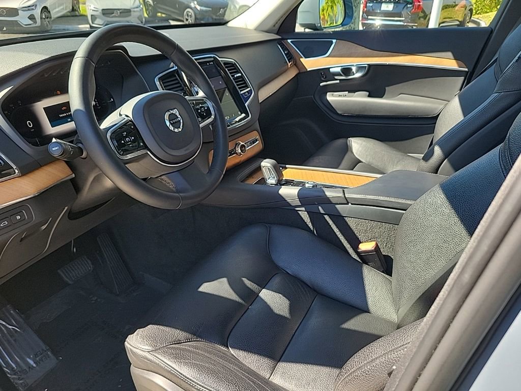 Used 2023 Volvo XC90 T8 Plus AWD/4WD image 12
