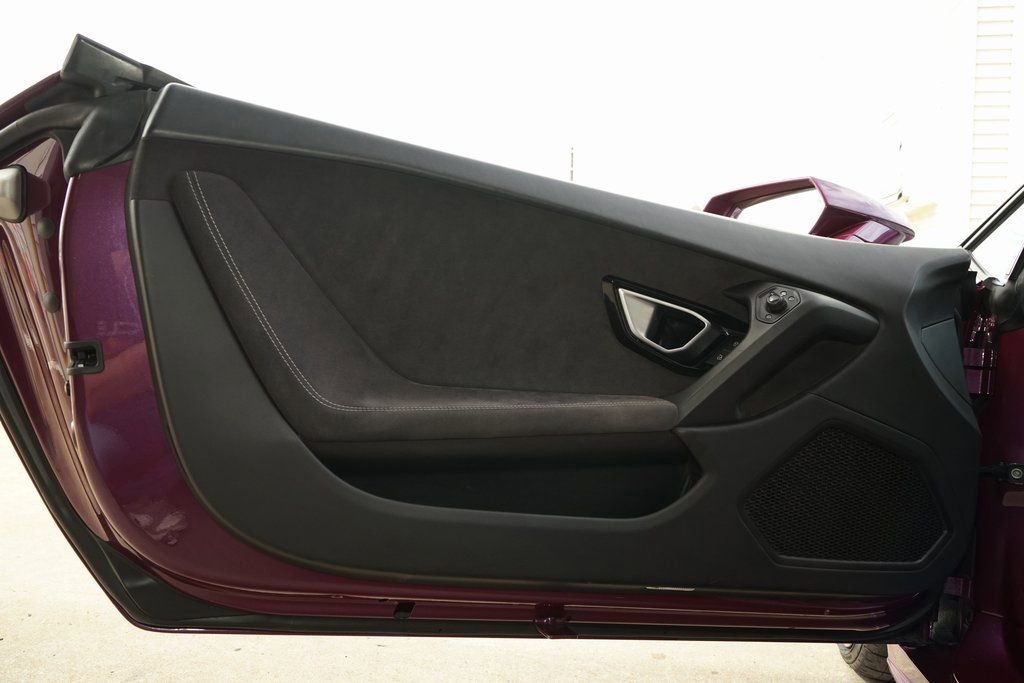 Used 2016 Lamborghini Huracan LP 610-4 image 19