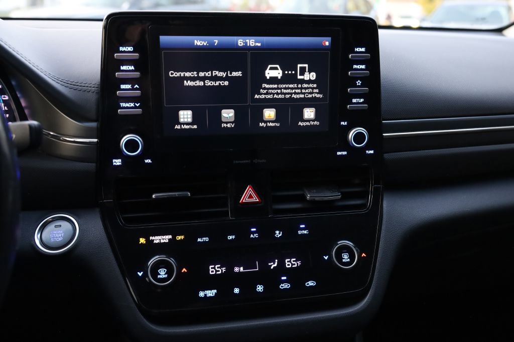 Used 2020 Hyundai Ioniq SEL image 38