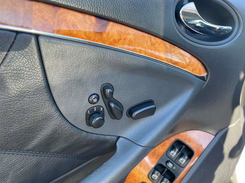 Used 2004 Mercedes-Benz CLK 320 image 20