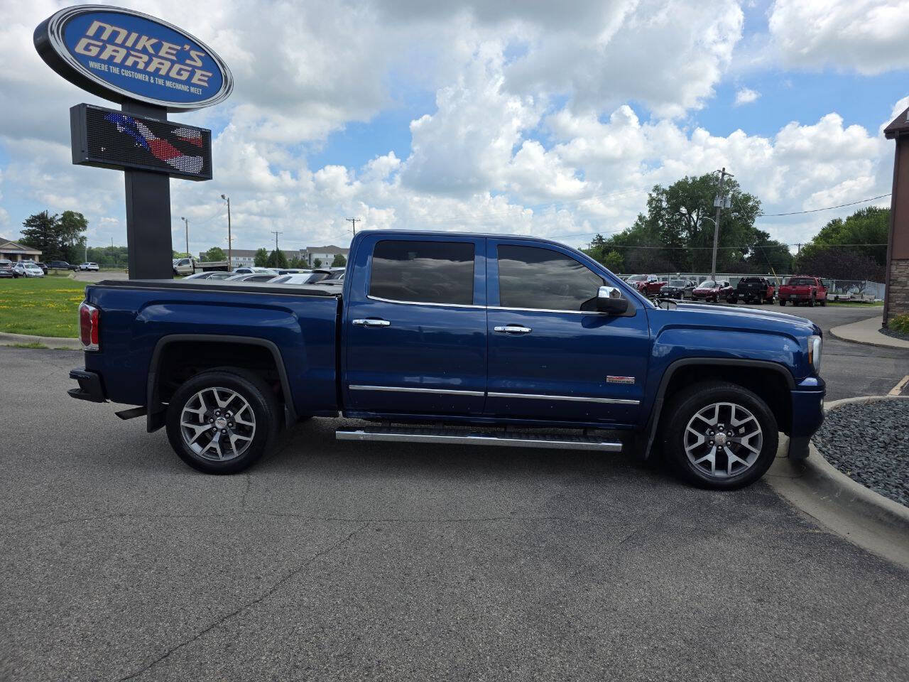 Used 2016 GMC Sierra 1500 SLT w/ All-Terrain Package AWD/4WD image 10