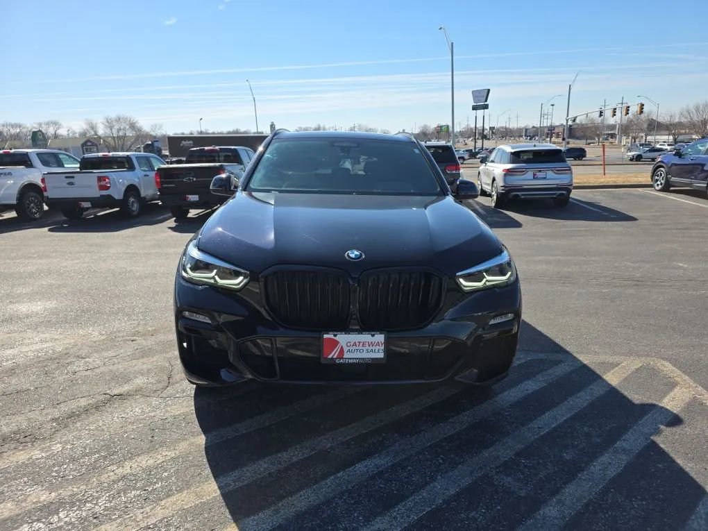 Used 2021 BMW X5 xDrive40i w/ M Sport Package image 3