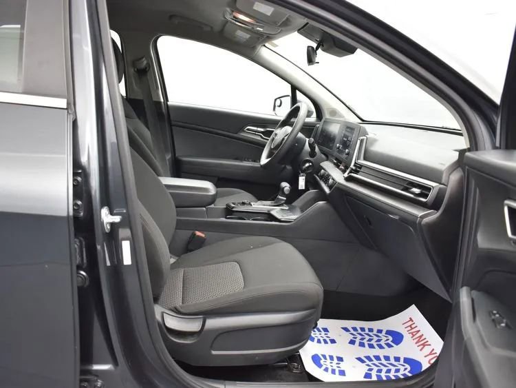 Used 2024 Kia Sportage LX image 17