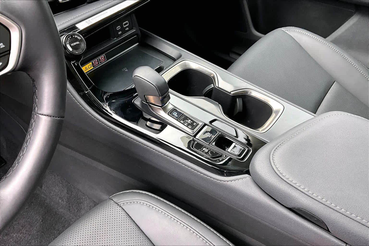 Certified 2025 Lexus NX 250 FWD w/ Accessory Package (Z1) image 17