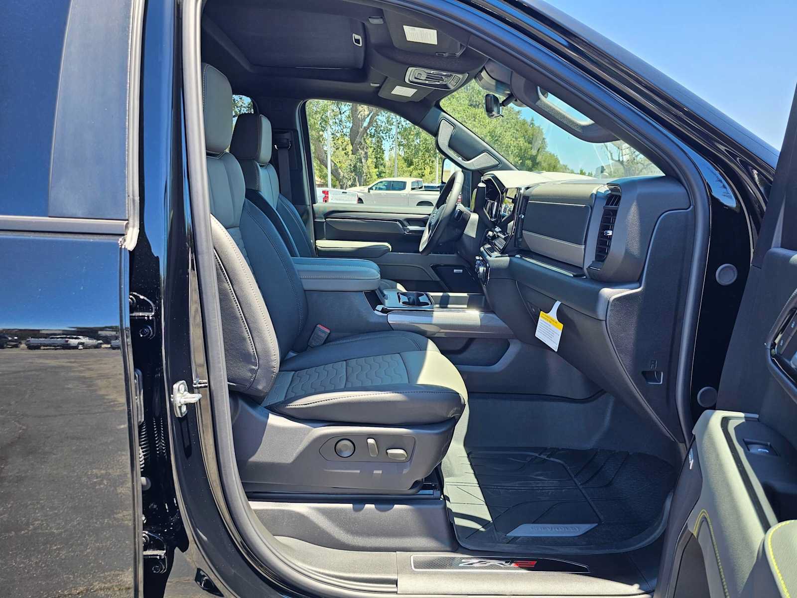 New 2026 Chevrolet Silverado 2500 ZR2 AWD/4WD image 18