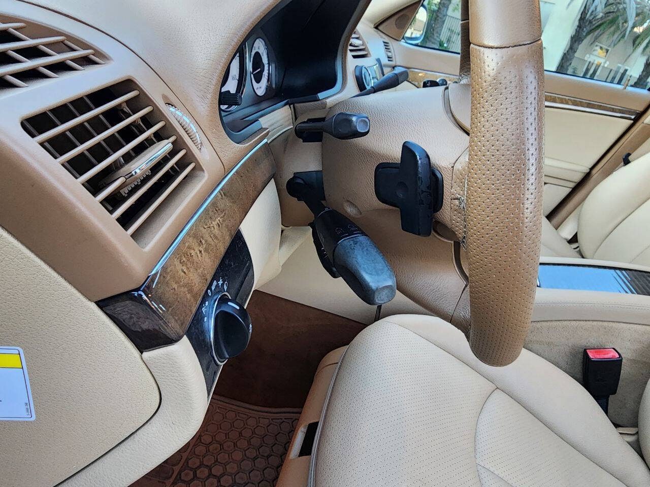 Used 2009 Mercedes-Benz E 350 Sedan image 28