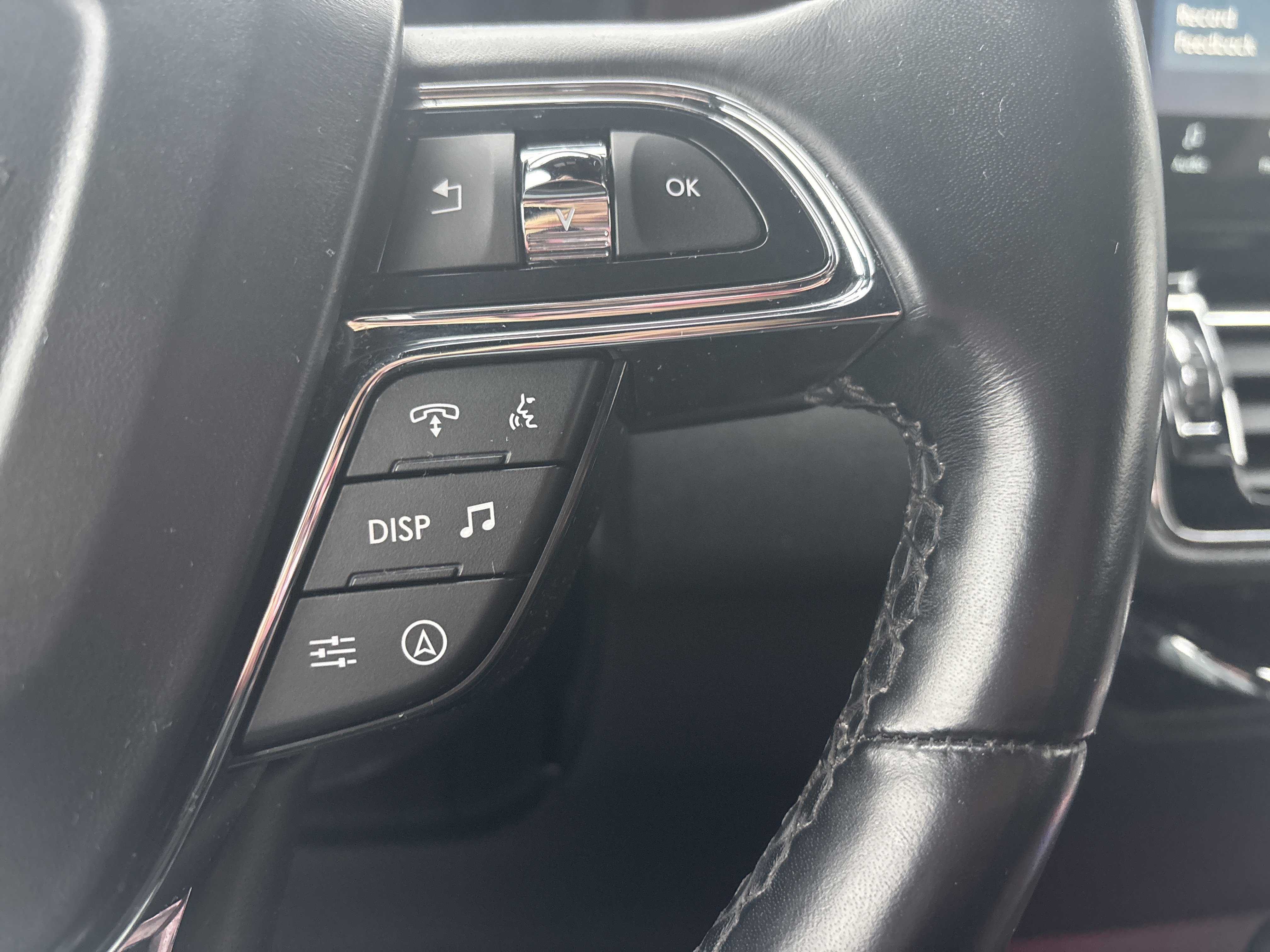 Used 2023 Lincoln Navigator 4WD image 29